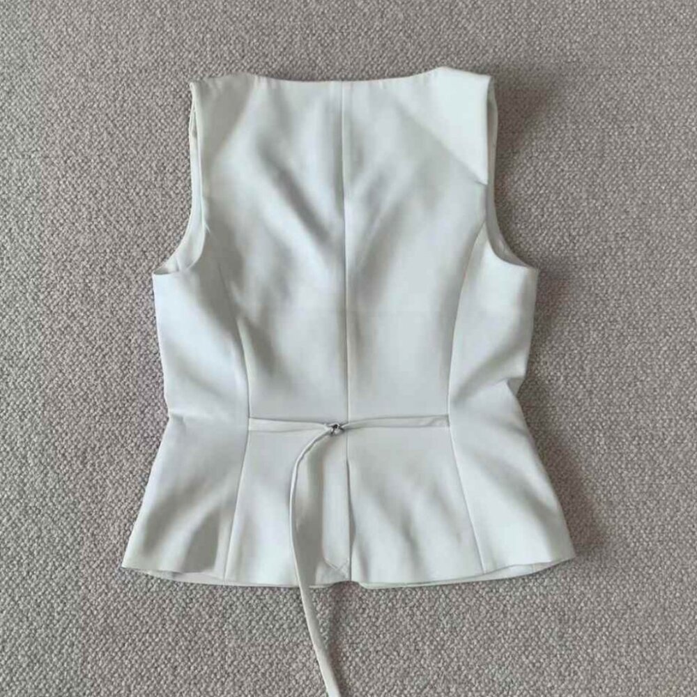 BEST L'Academie by Marianna Revolove Nomiko Top - Ivory Off White Vest Cropped - Picture 5 of 9